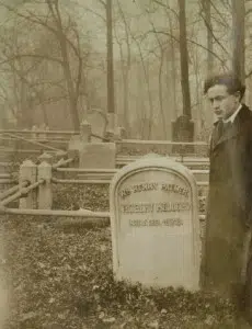Houdini visita la tomba di Robert Heller